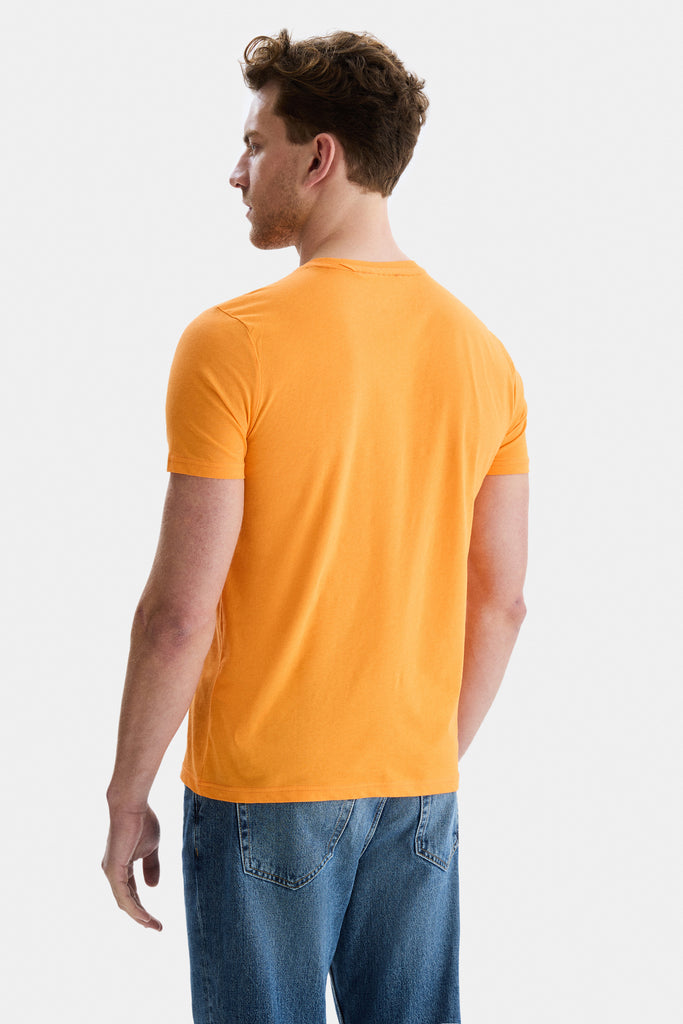 UCLA narandžasta muška majica sa bijelim slovima