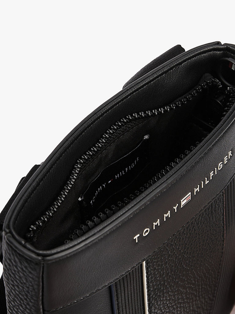 Tommy Hilfiger crna muška torba s teksturiranim detaljima-[SKU]