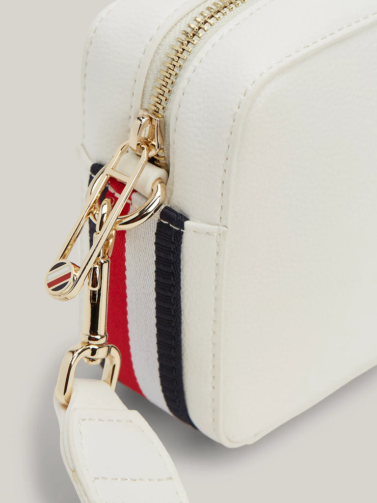 Tommy Hilfiger bijela ženska torba s lančanim remenom-[SKU]