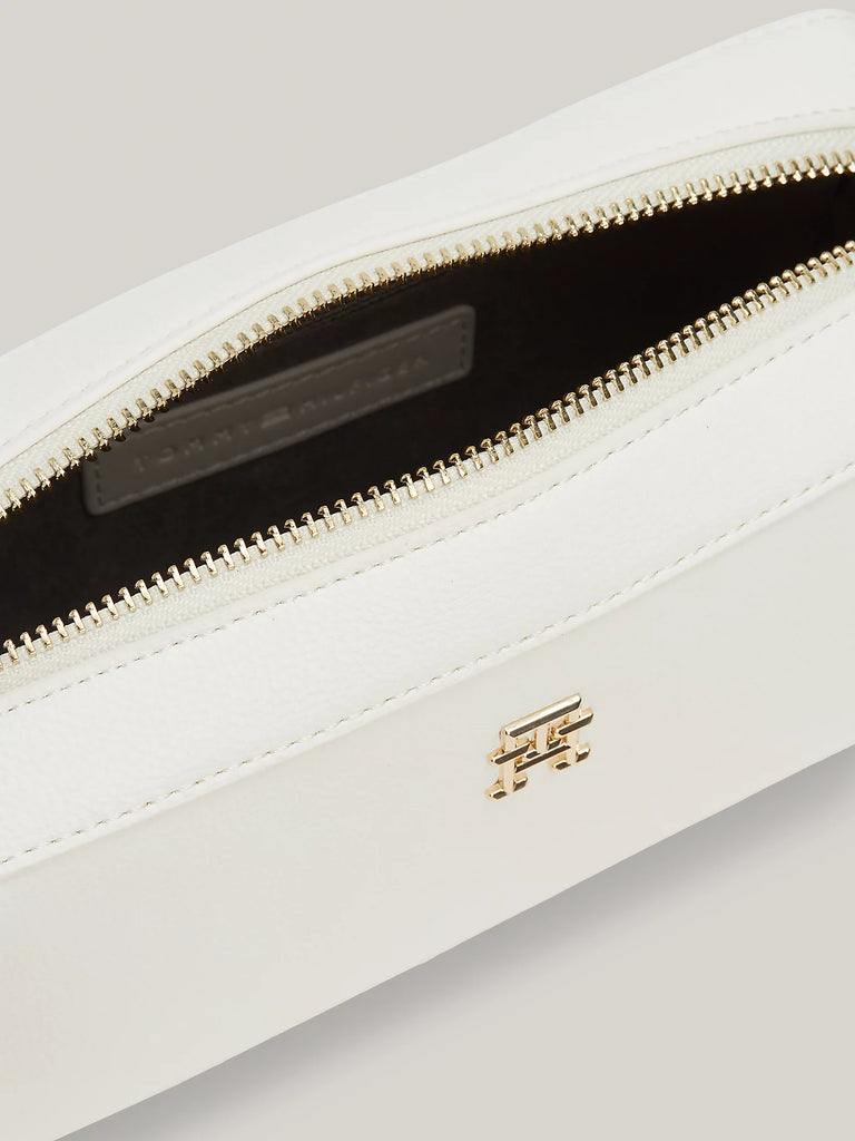 Tommy Hilfiger bijela ženska torba s lančanim remenom-[SKU]