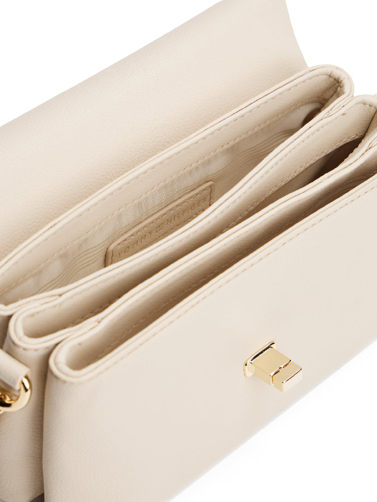 Tommy Hilfiger bež ženska torba sa zlatnim lancem-[SKU]