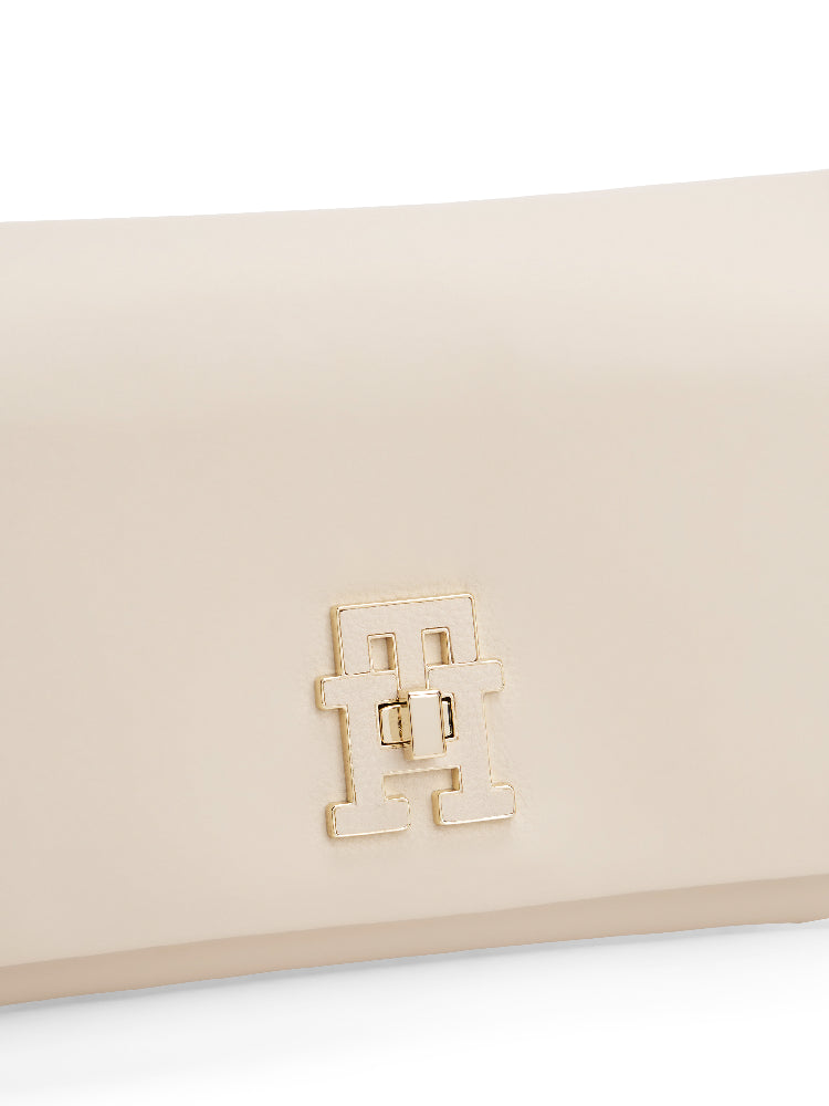 Tommy Hilfiger bež ženska torba sa zlatnim lancem-[SKU]