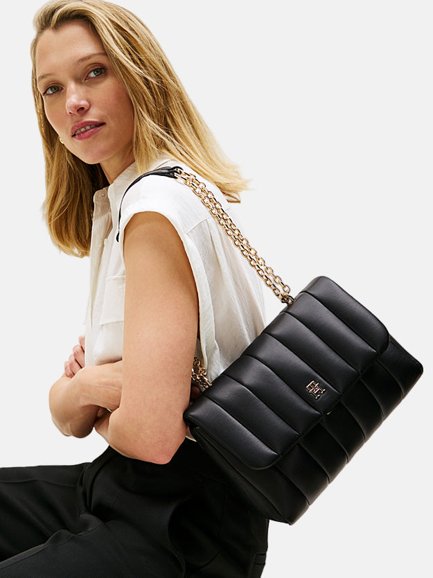 Tommy Hilfiger crna ženska torba sa valovitim dizajnom-[SKU]