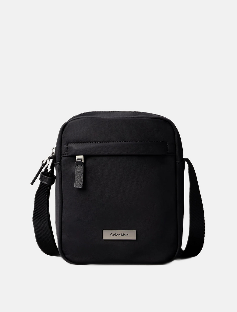 Calvin Klein crna muška torba sa odvojenim džepom-[SKU]