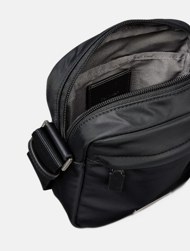Calvin Klein crna muška torba sa odvojenim džepom-[SKU]