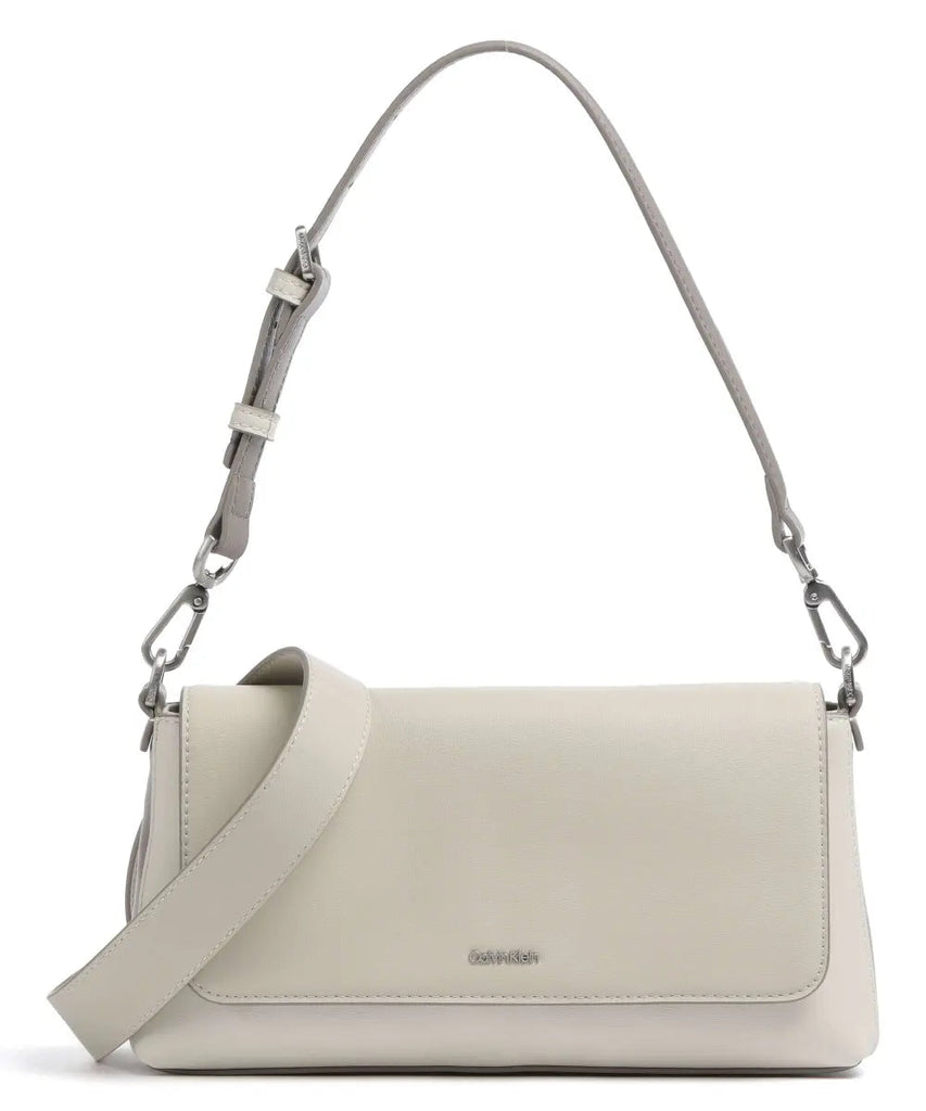 Calvin Klein bež ženska torba s lančanim remenom-[SKU]