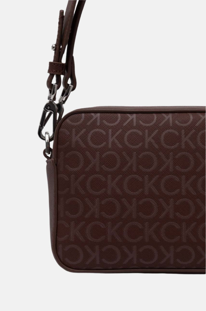 Calvin Klein bordo ženska torba s podesivom naramenicom-[SKU]