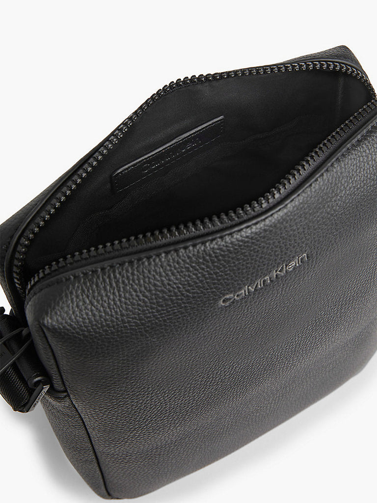 Calvin Klein crna muška torba (K50K508690-BAX) 3