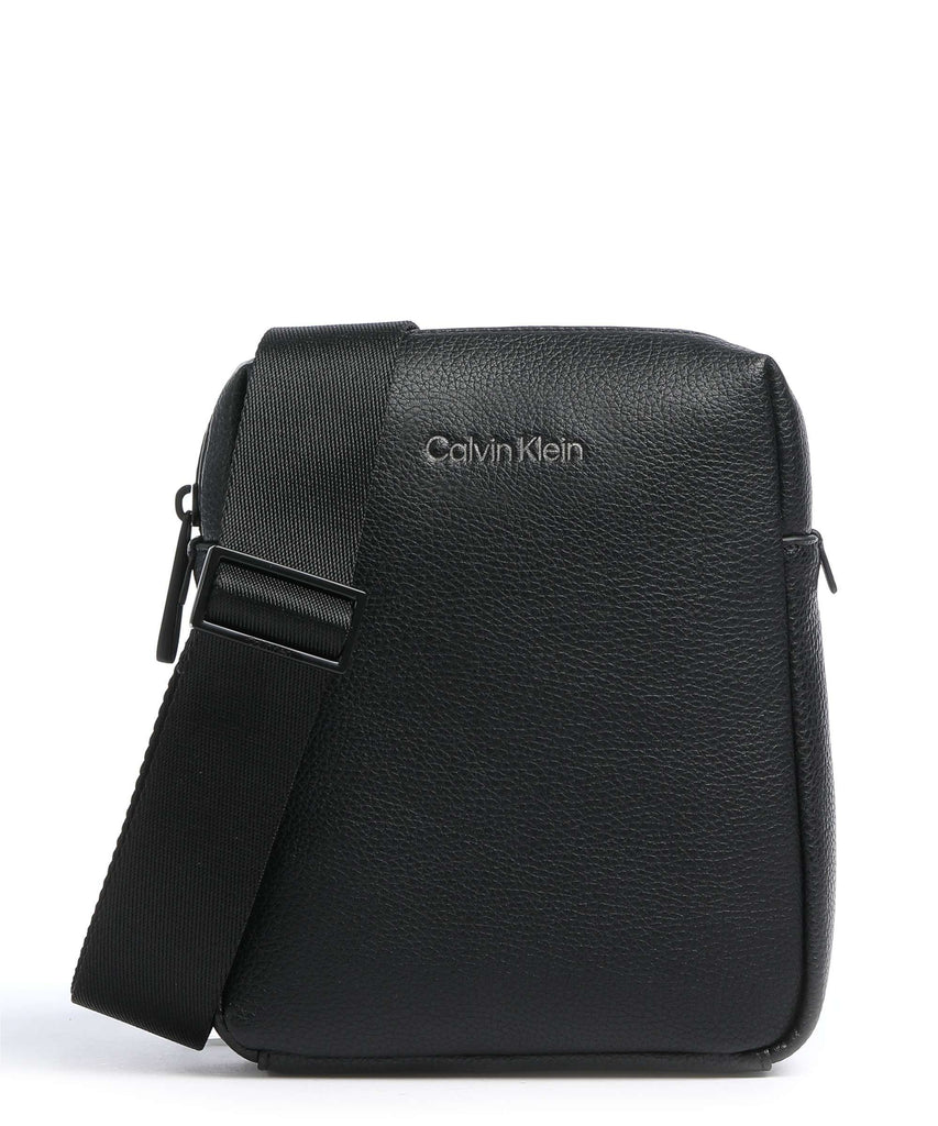 Calvin Klein crna muška torba (K50K508695-BAX) 1