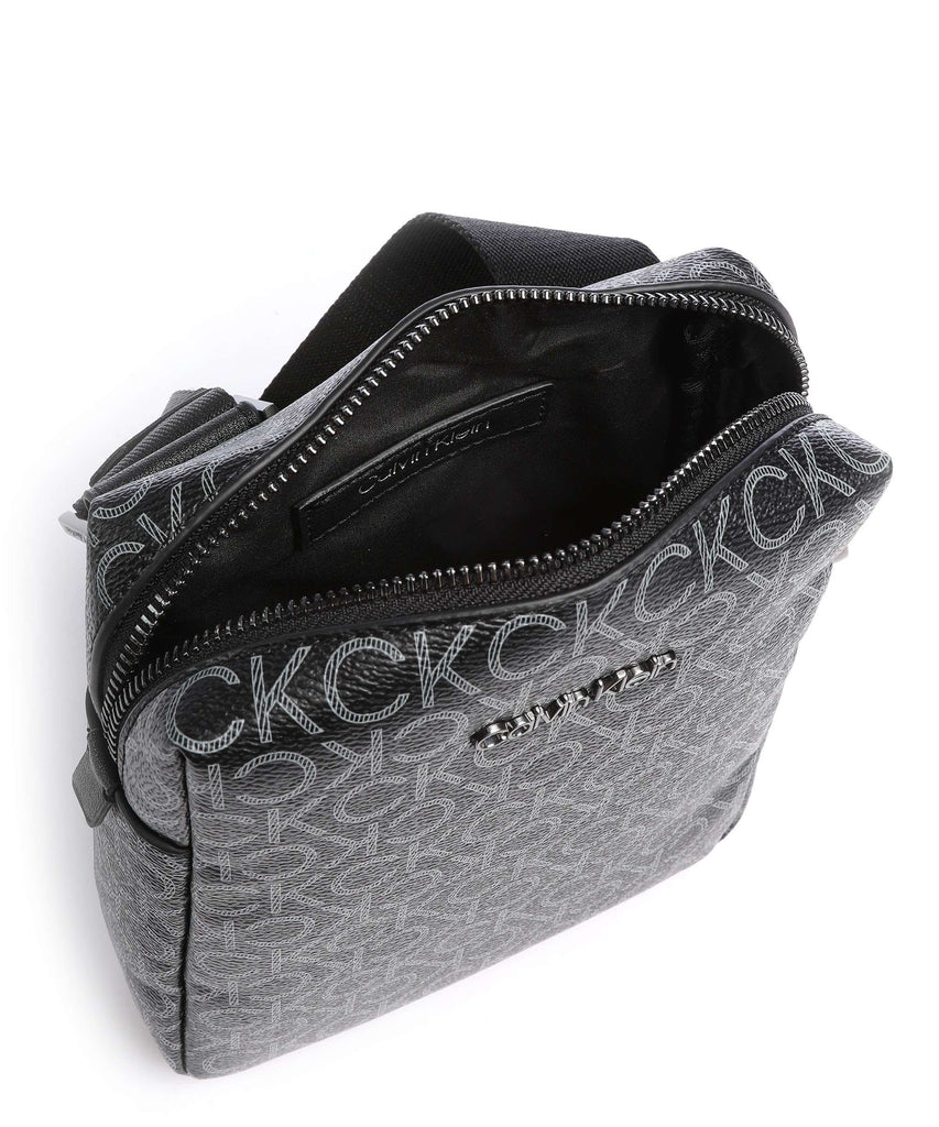 Calvin Klein crna muška torba (K50K509231-01H) 4