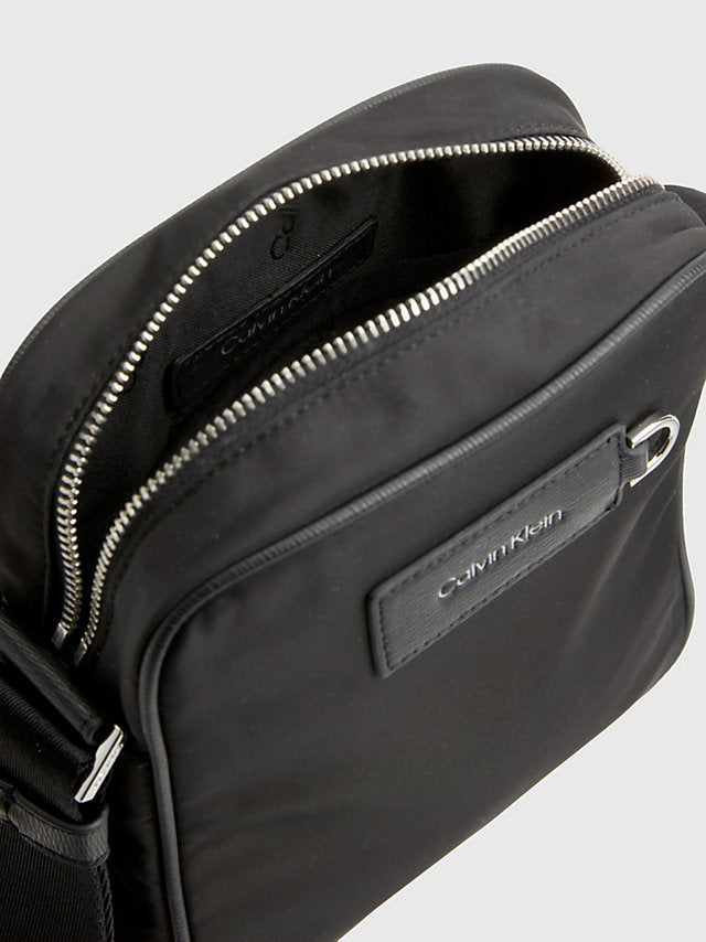 Calvin Klein crna muška torba (K50K510037-BAX) 3