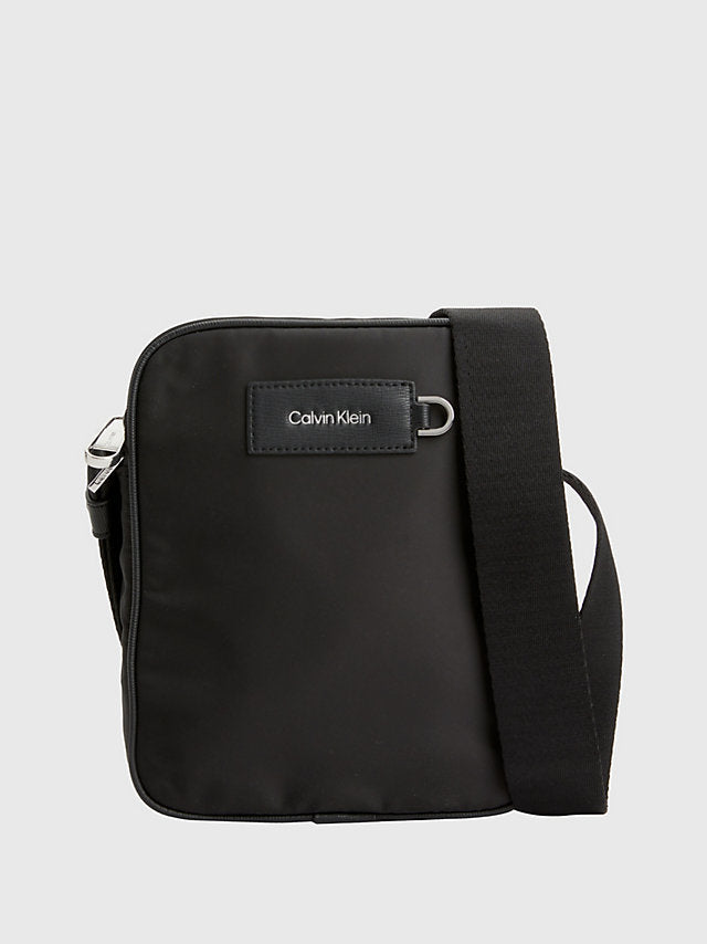 Calvin Klein crna muška torba (K50K510037-BAX) 1