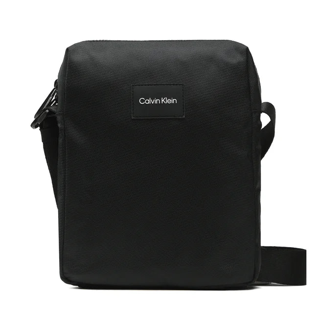 Calvin Klein crna muška torba (K50K510259-BAX) 1