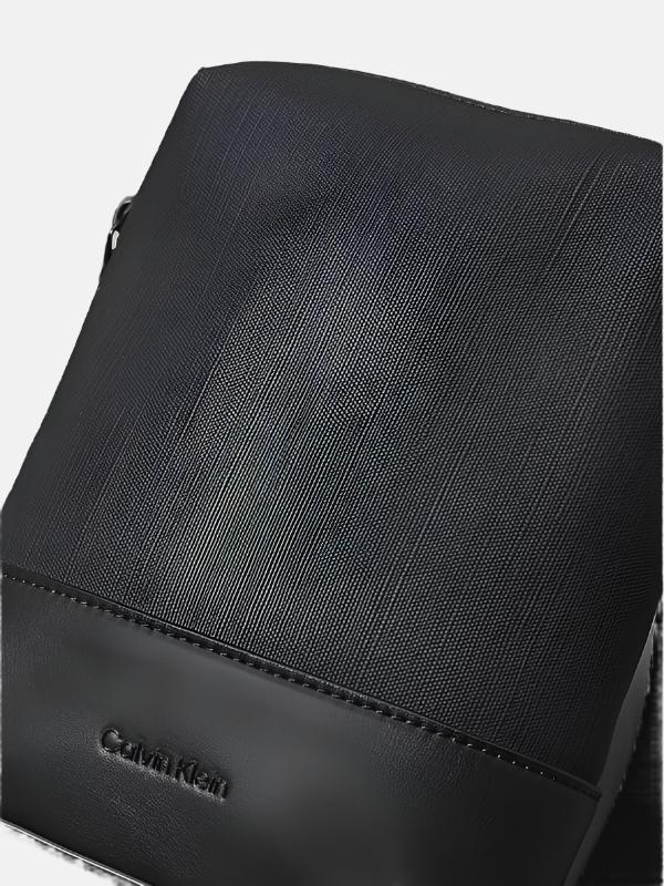 Calvin Klein crna muška torba sa teksturnim uzorkom-[SKU]