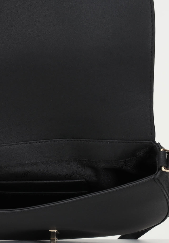 Calvin Klein crna ženska torba (K60K609871-BAX) 3
