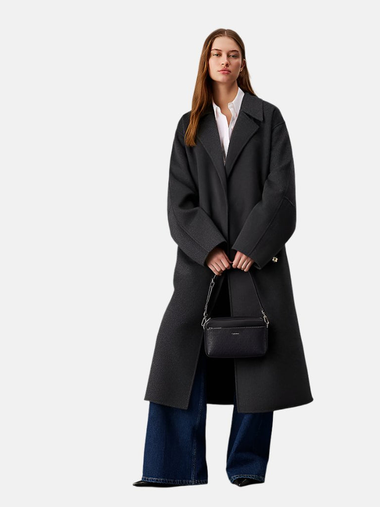 Calvin Klein crna ženska torba s podesivom naramenicom-[SKU]