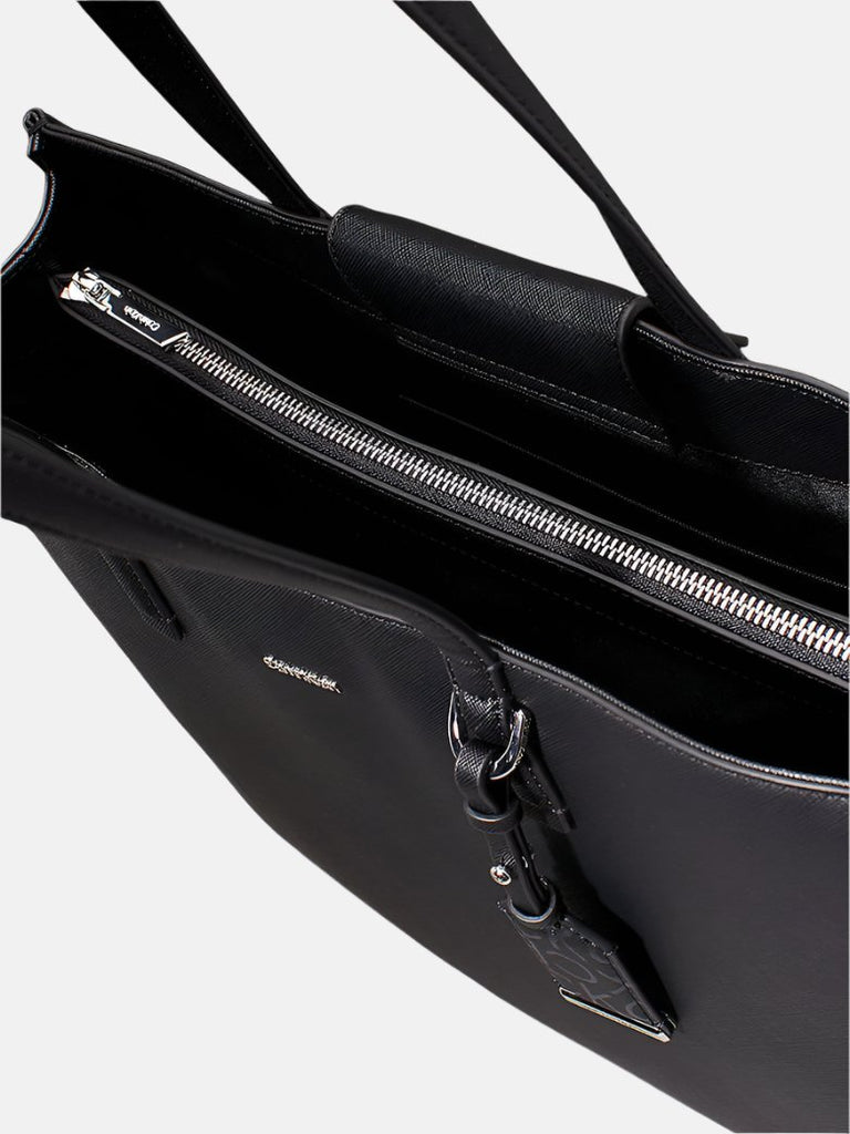 Calvin Klein crna ženska torba sa elegantnim remenom-[SKU]