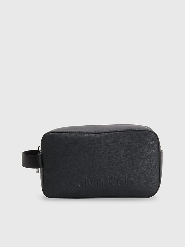 Calvin Klein crni muški neseser (K50K510292-BAX) 1