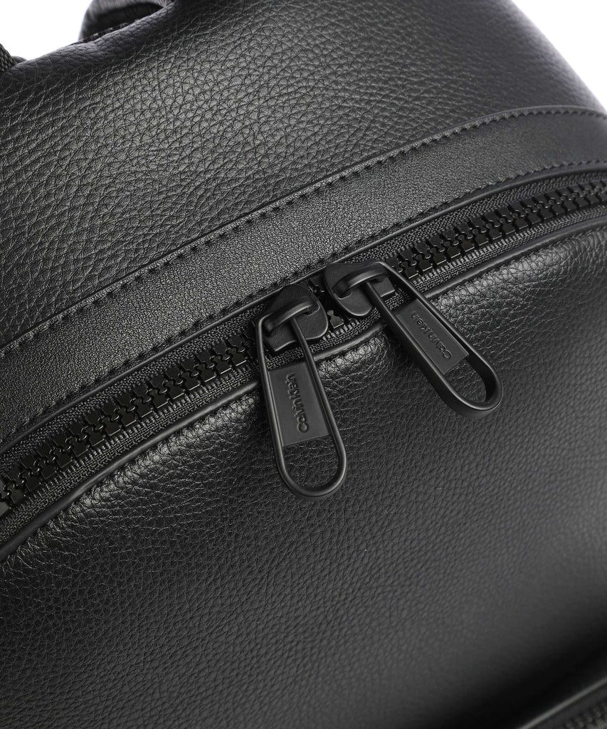 Calvin Klein crni muški ruksak (K50K508696-BAX) 3