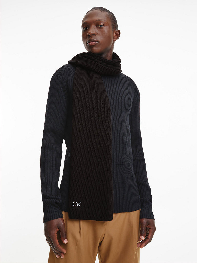 Calvin Klein crni muški šal (K50K509693-BAX) 1