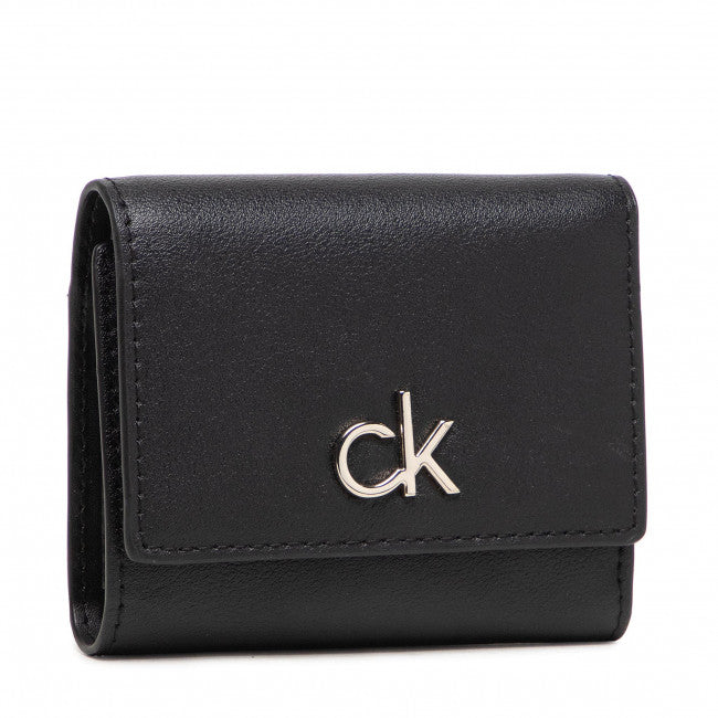 Calvin Klein crni ženski novčanik (K60K608456-BAX) 1