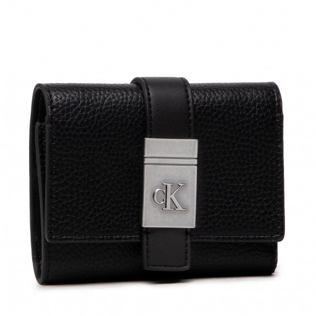 Calvin Klein crni ženski novčanik (K60K608687-BDS) 1