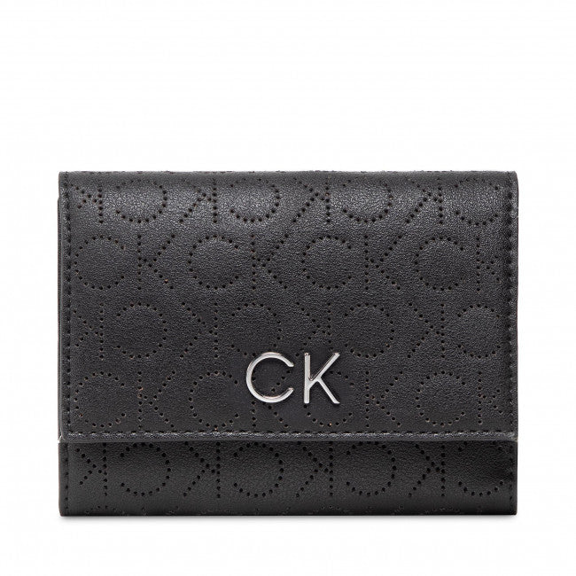 Calvin Klein crni ženski novčanik (K60K609496-BAX) 1