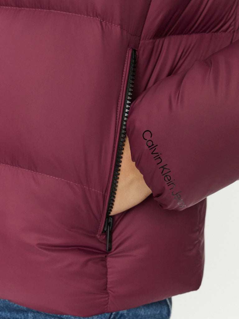 Calvin Klein ljubičasta ženska jakna s kapuljačom