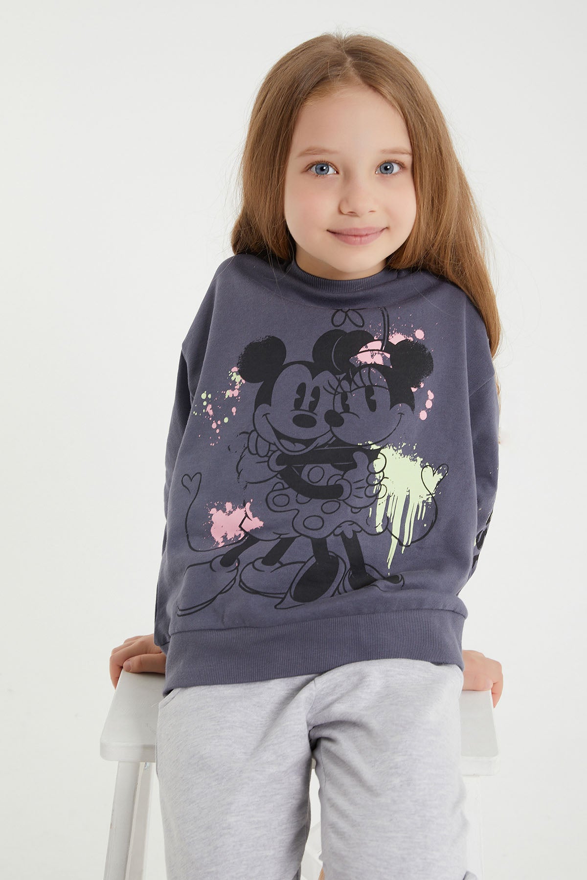 Disney siva trenerka za djevojčice sa crtanim likovima
