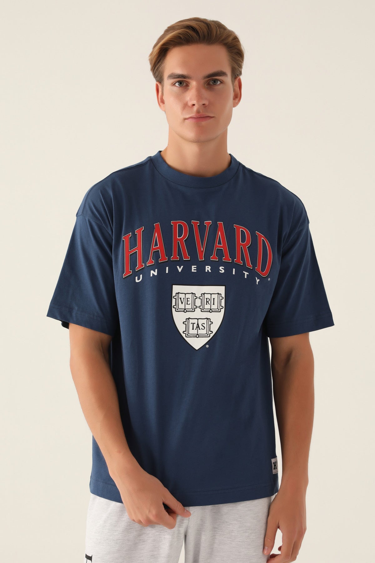 Harvard plava muška majica s natpisom na prsima