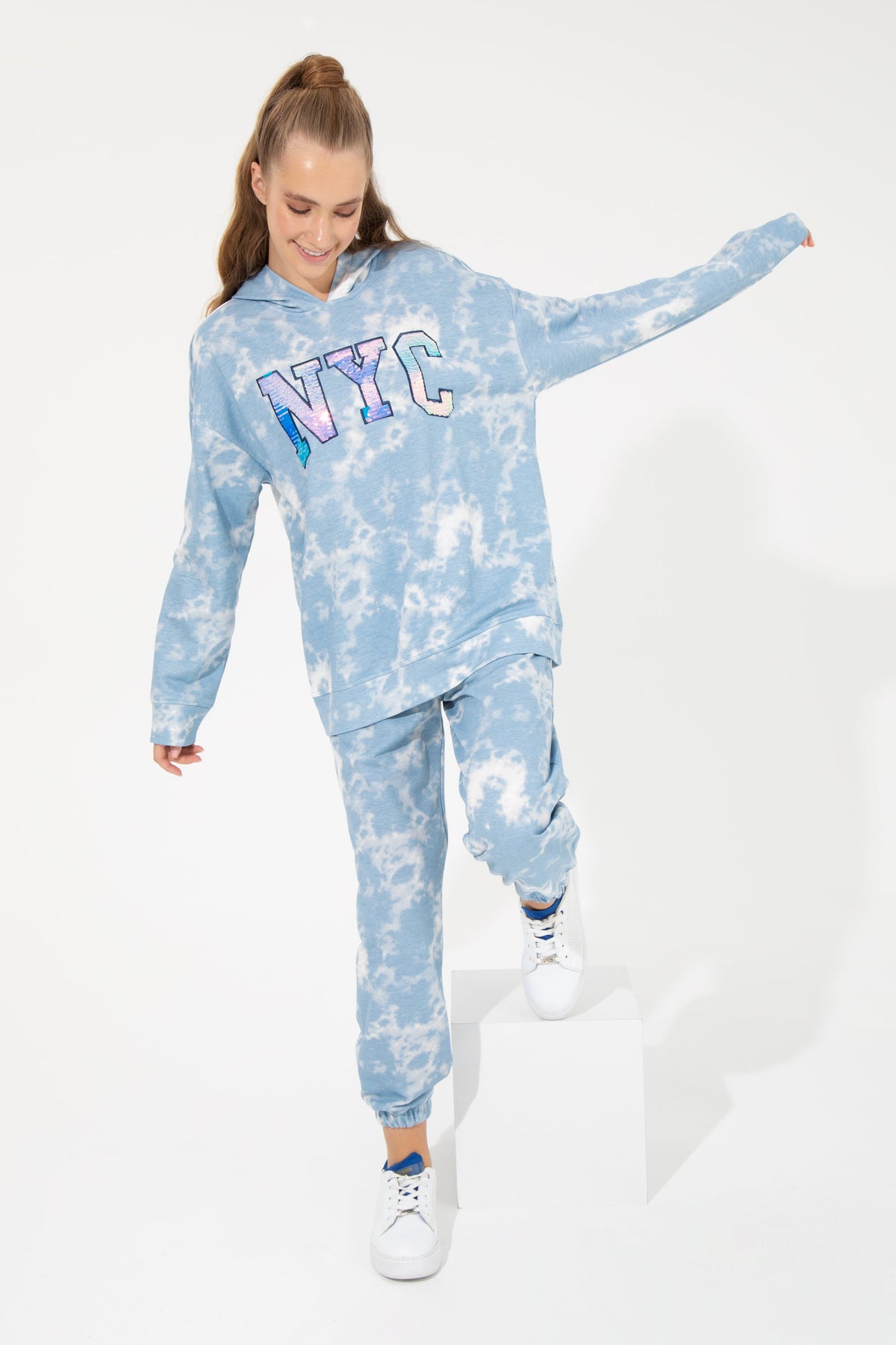 U.S. Polo Assn. svijetloplava ženska majica dugih rukava s tie-dye uzorkom i NYC printom