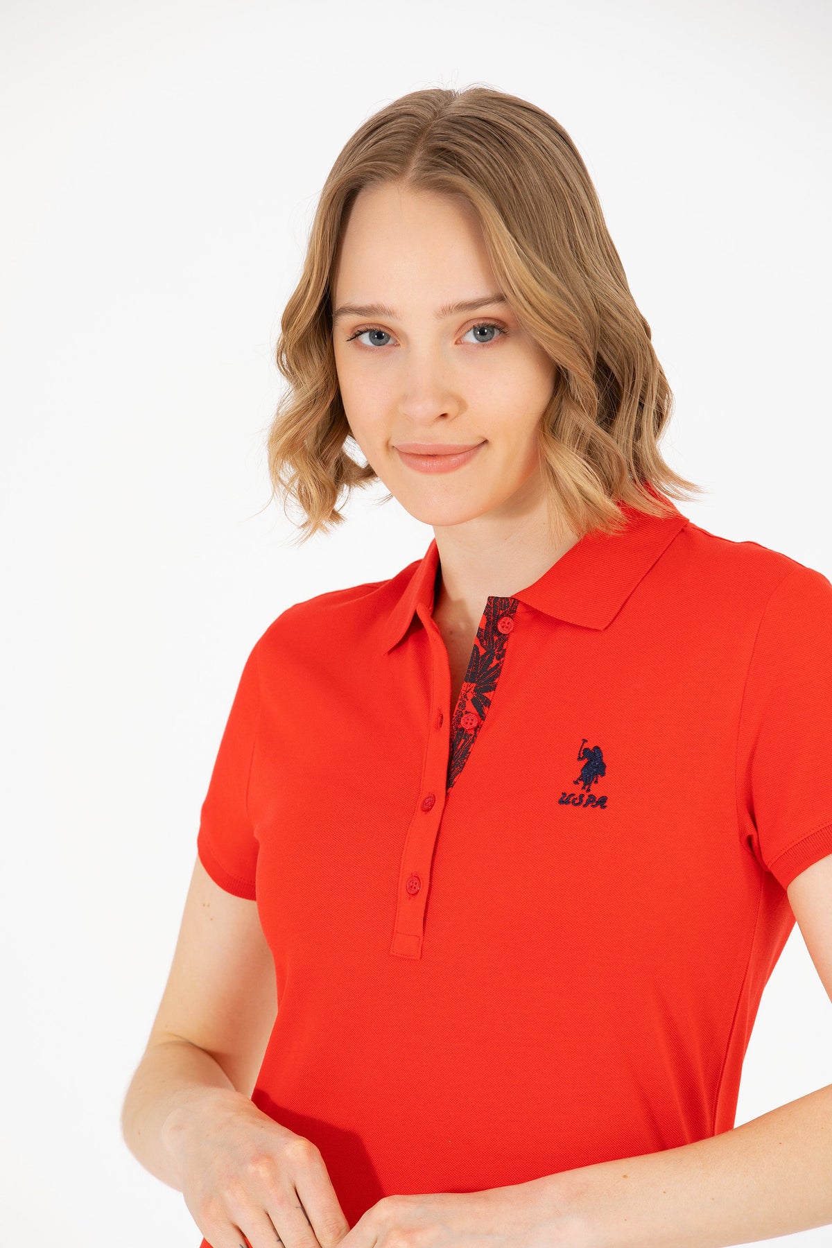 U.S. Polo Assn. crvena ženska polo majica s tamnom kopčom