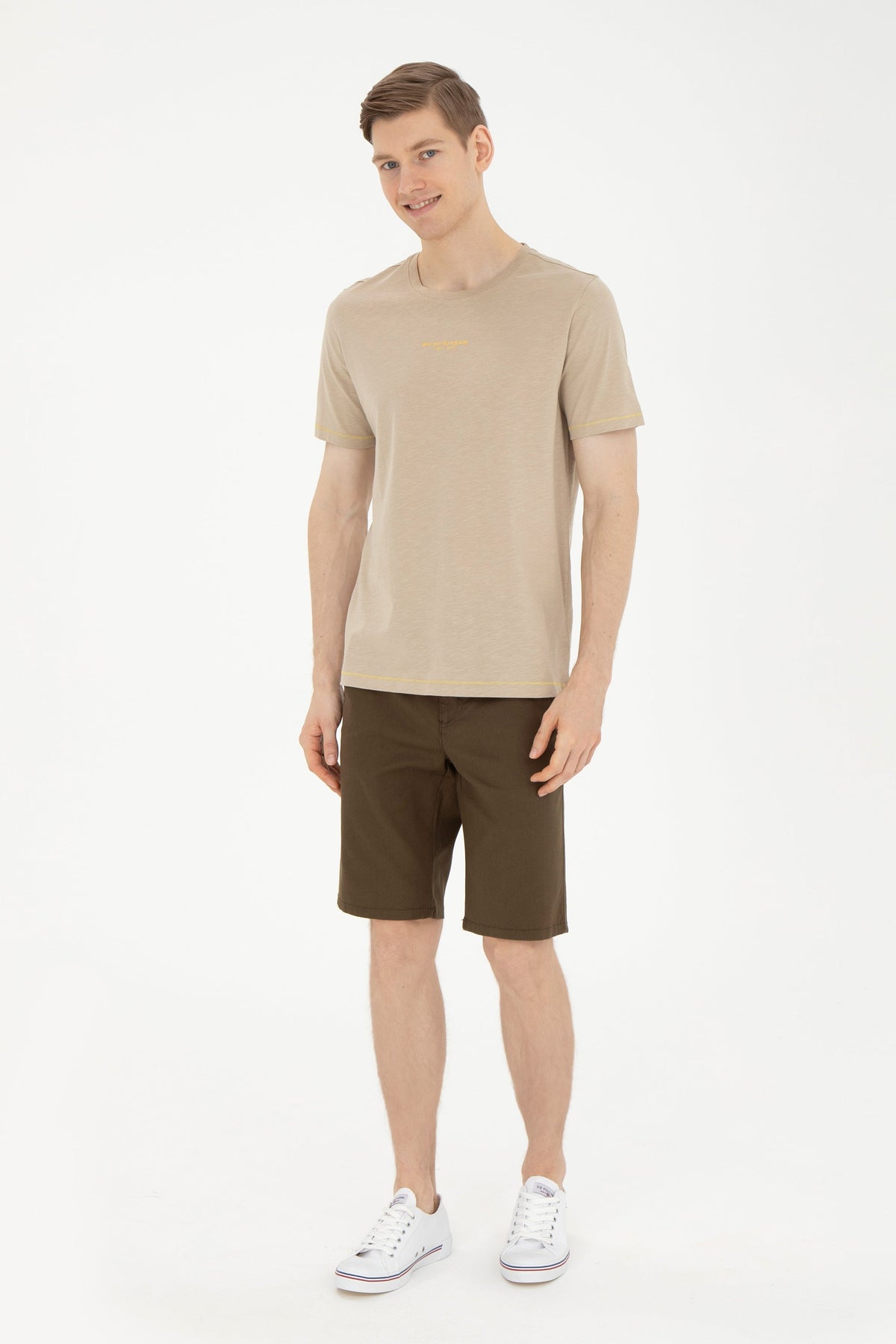 U.S. Polo Assn. svijetla khaki muška majica s okruglim izrezom i malim natpisom