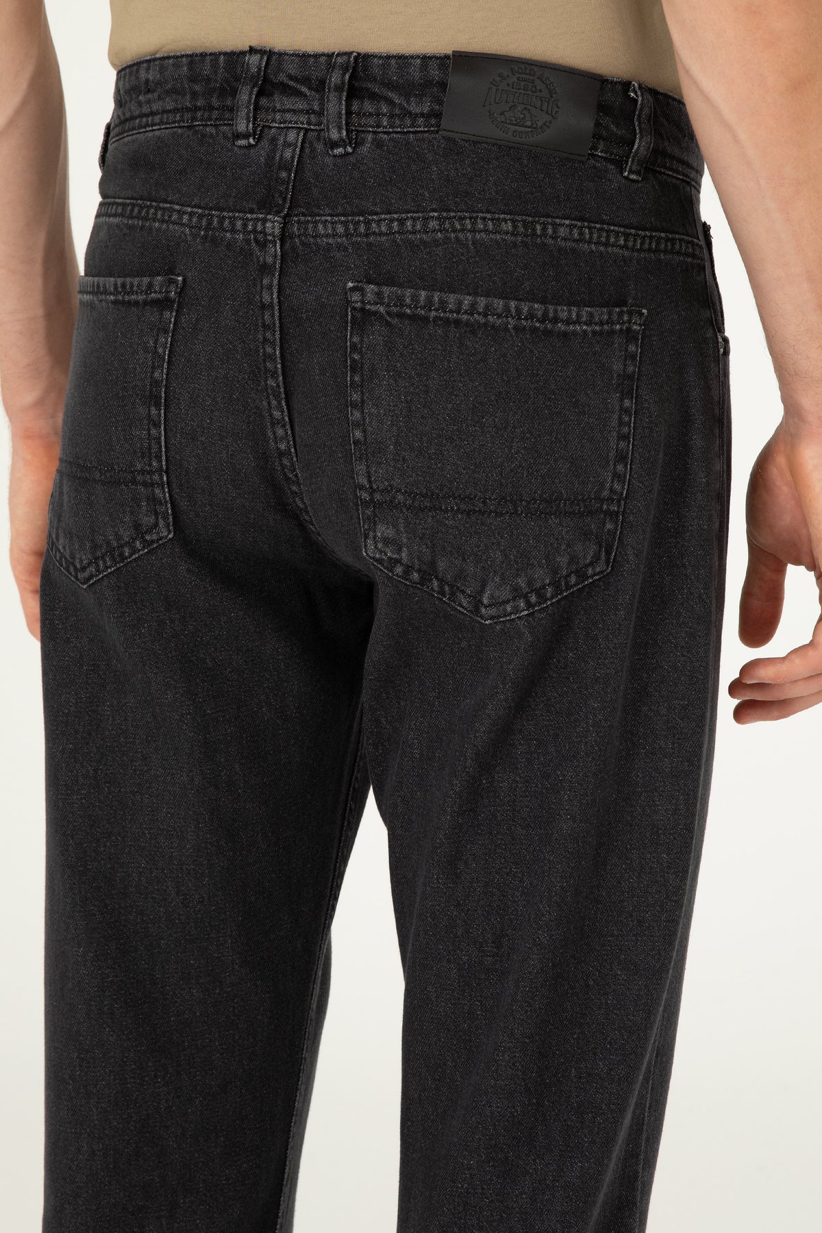 U.S. Polo Assn. crne muške farmerke