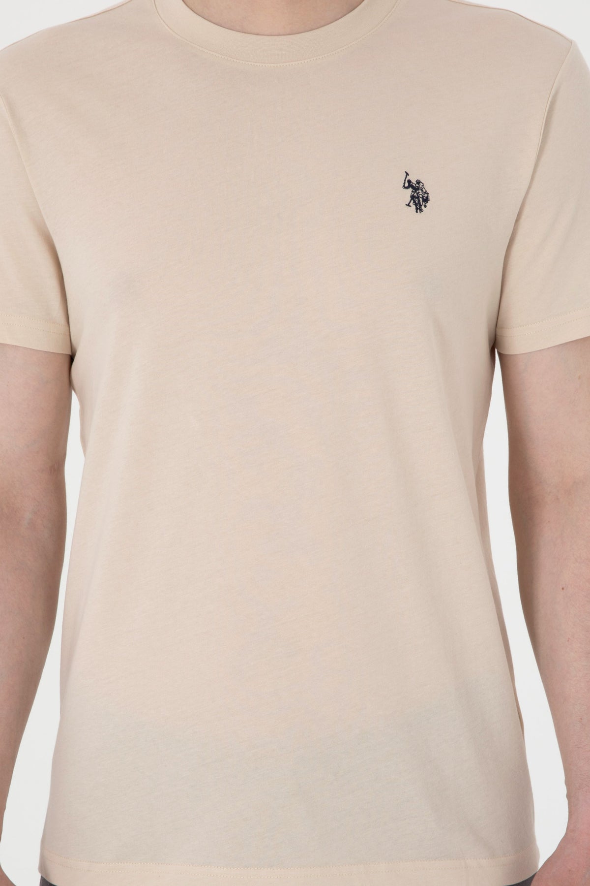U.S. Polo Assn. bež muška majica s okruglim izrezom, vezenim logom i oznakom na rukavu