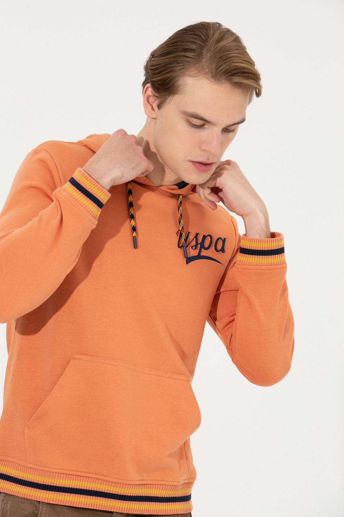 U.S. Polo Assn. narandžasta muška majica dugih rukava s kapuljačom i printom