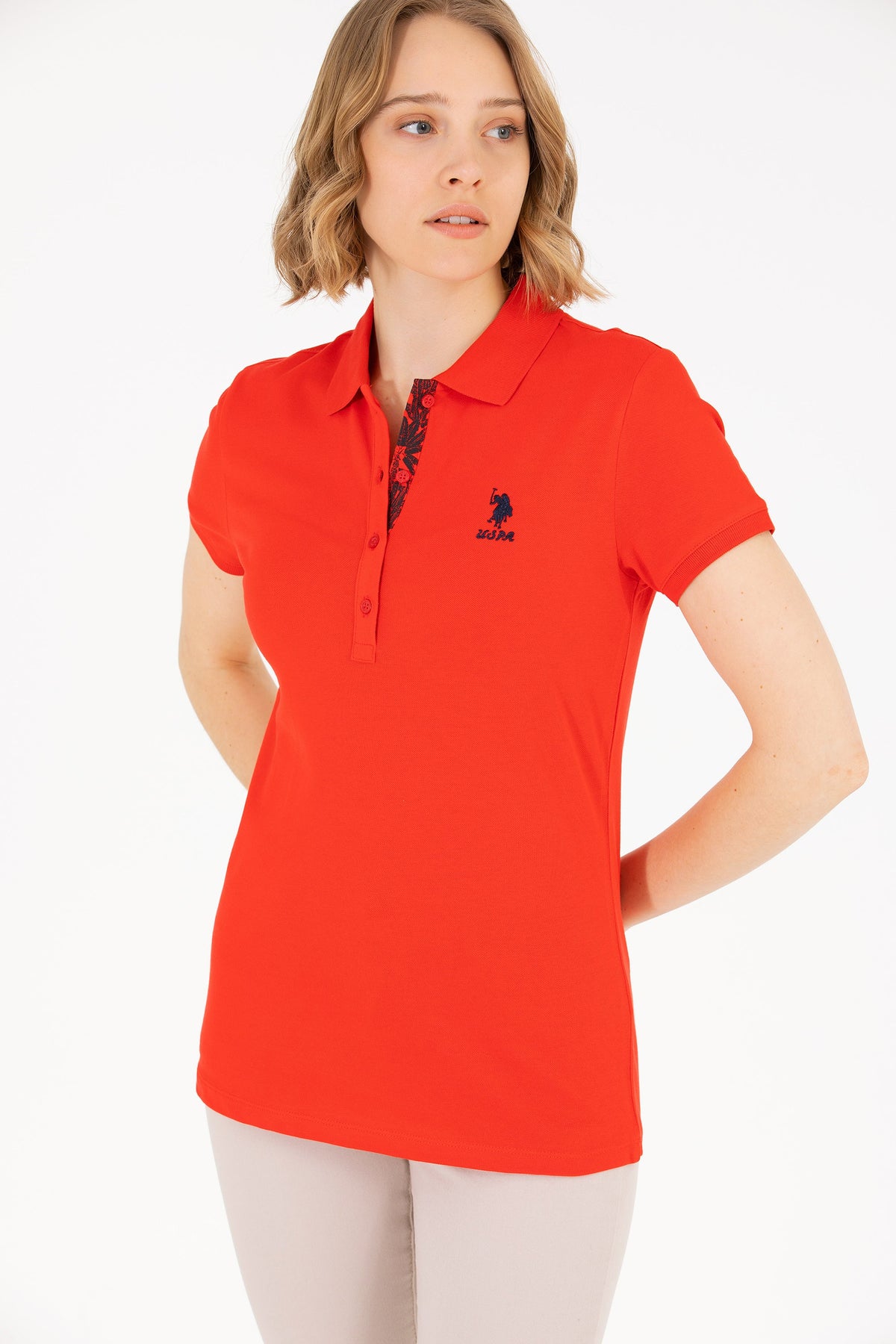 U.S. Polo Assn. crvena ženska polo majica s tamnom kopčom