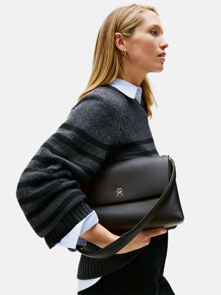 Tommy Hilfiger crna ženska torba na preklop-[SKU]