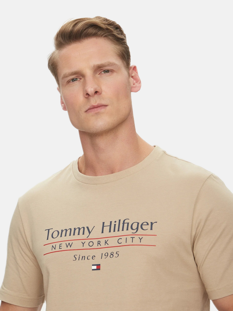 Tommy Hilfiger bež muška majica s natpisom-[SKU]