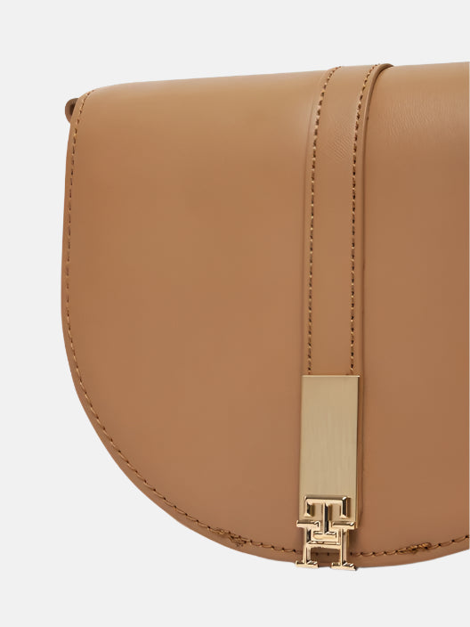 Tommy Hilfiger smeđa ženska torba s polukružnim dizajnom-[SKU]