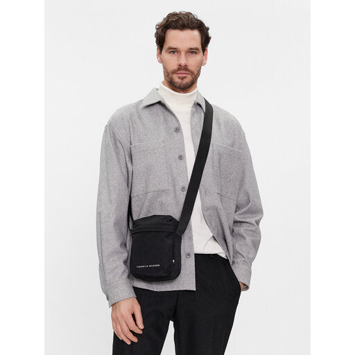 Tommy Hilfiger crna muška torba s podesivom naramenicom-[SKU]