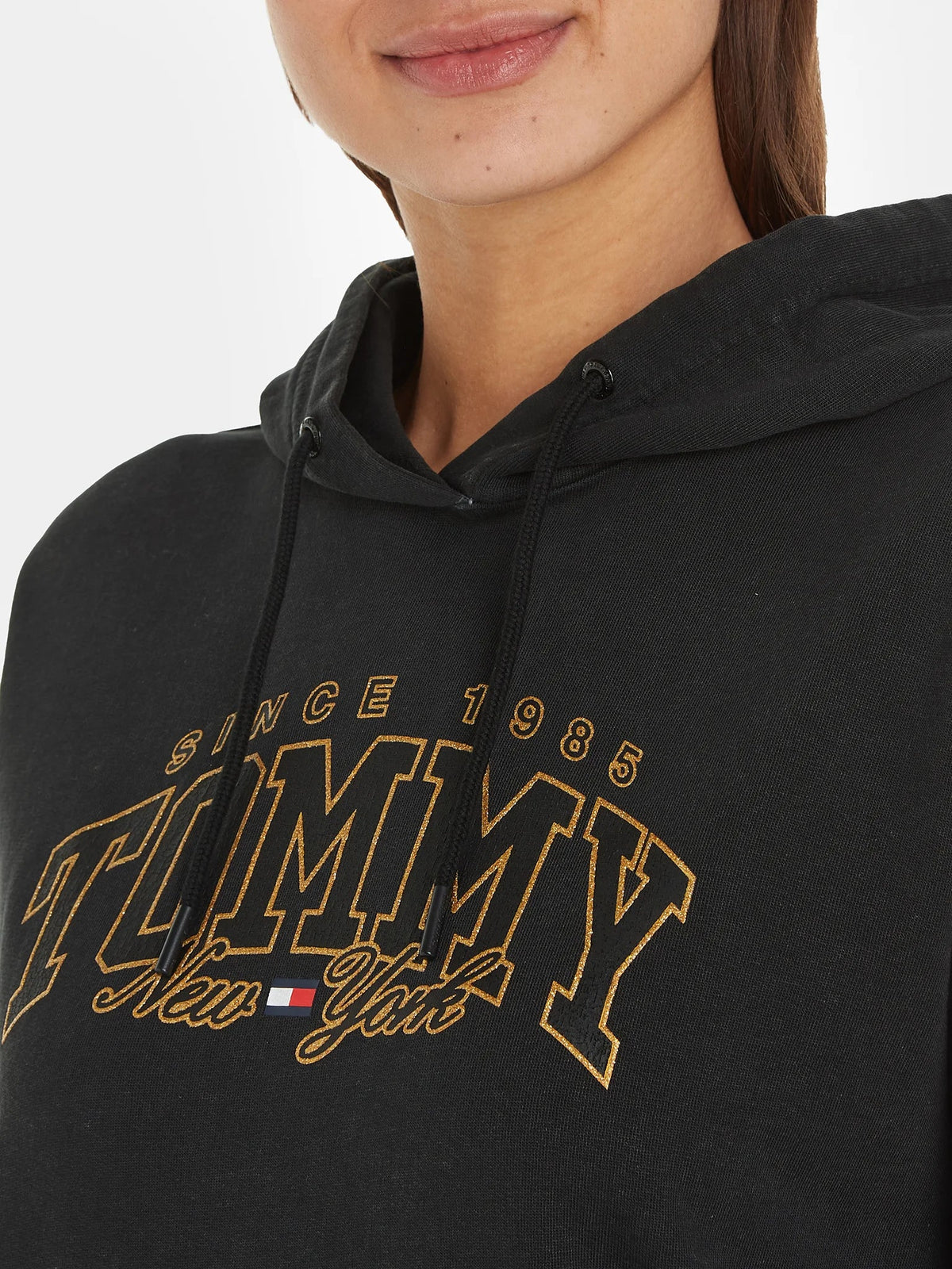 Tommy Hilfiger crna ženska dukserica sa zlatnim slovima