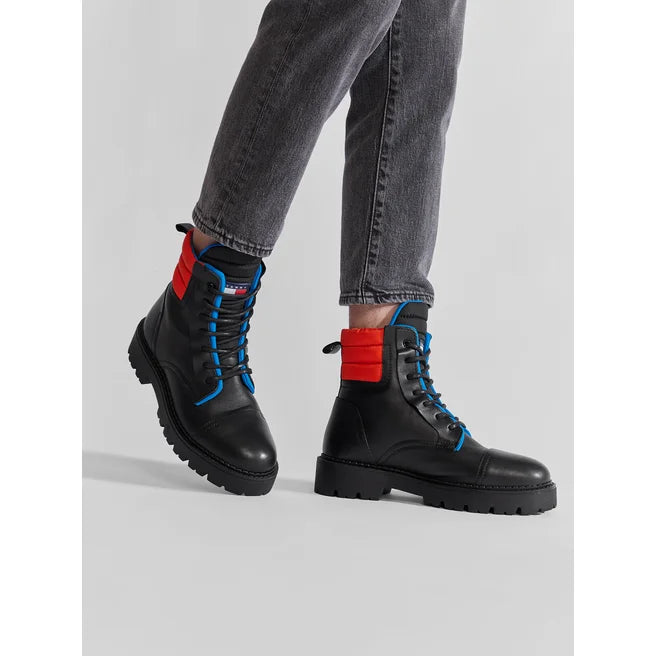 Tommy Hilfiger crne muške čizme s plavo-crvenim vezicama