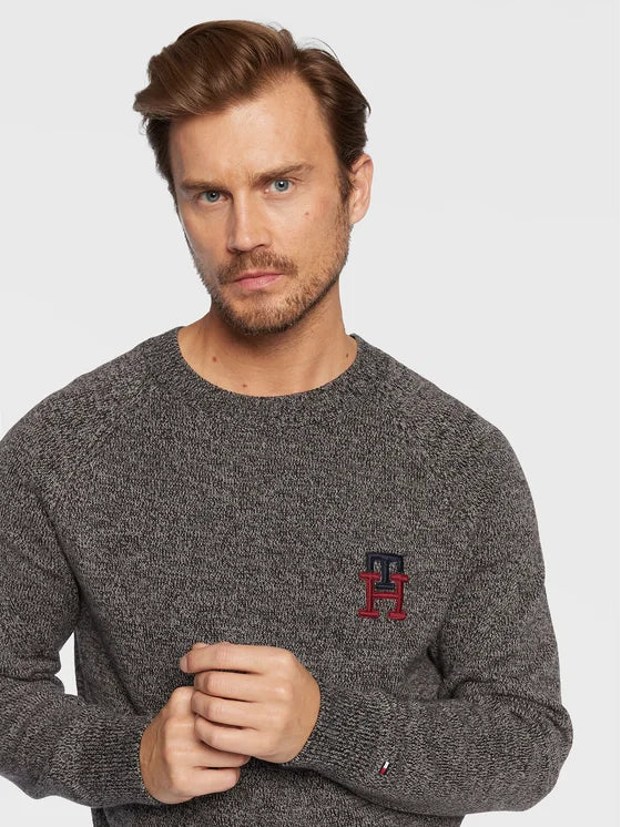 Tommy Hilfiger sivi muški džemper s okruglim izrezom