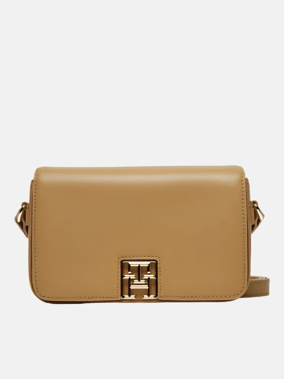 Tommy Hilfiger smeđa ženska torba s elegantnom kopčom-[SKU]