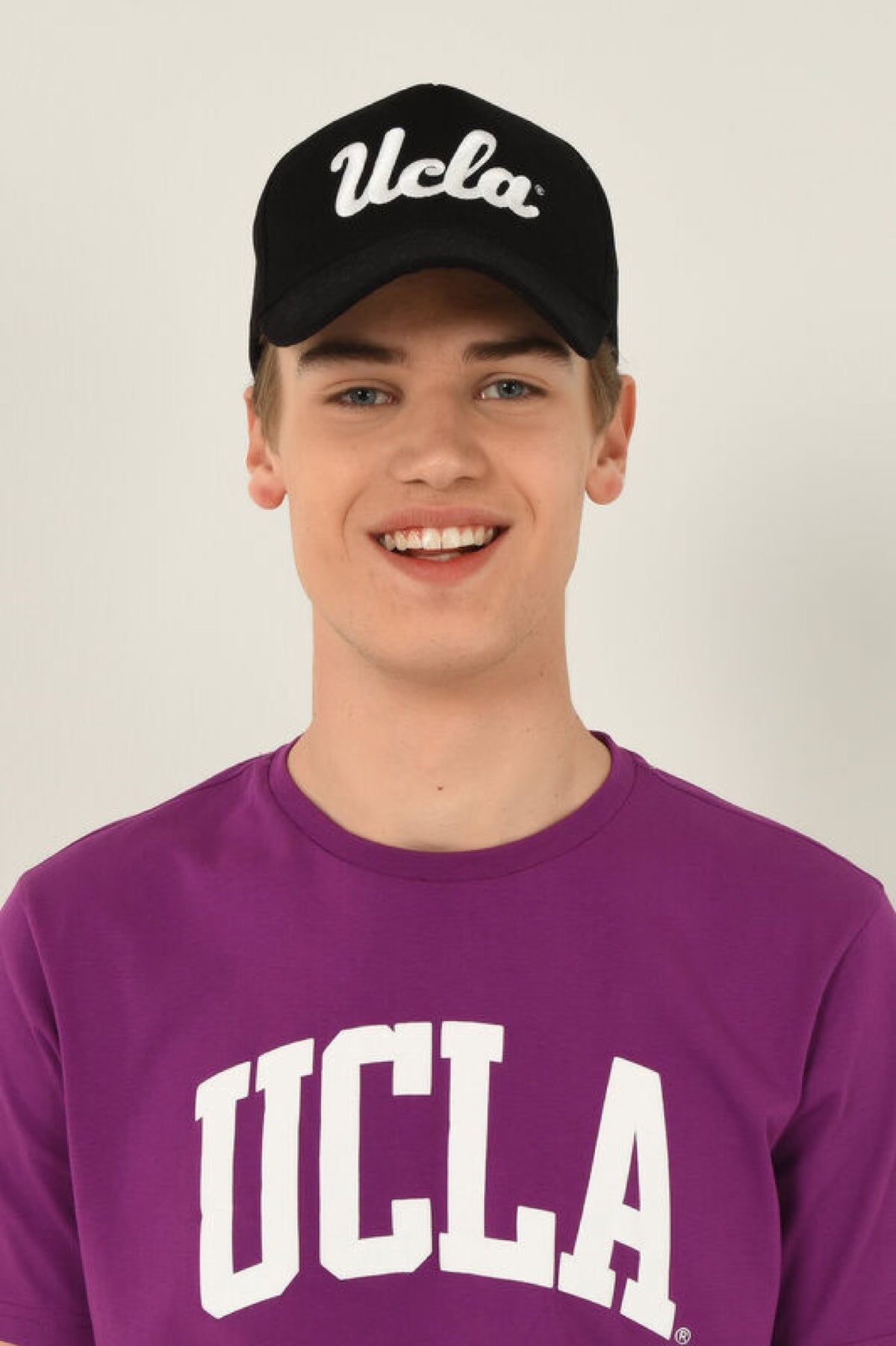 UCLA crna unisex kapa s bijelim UCLA natpisom