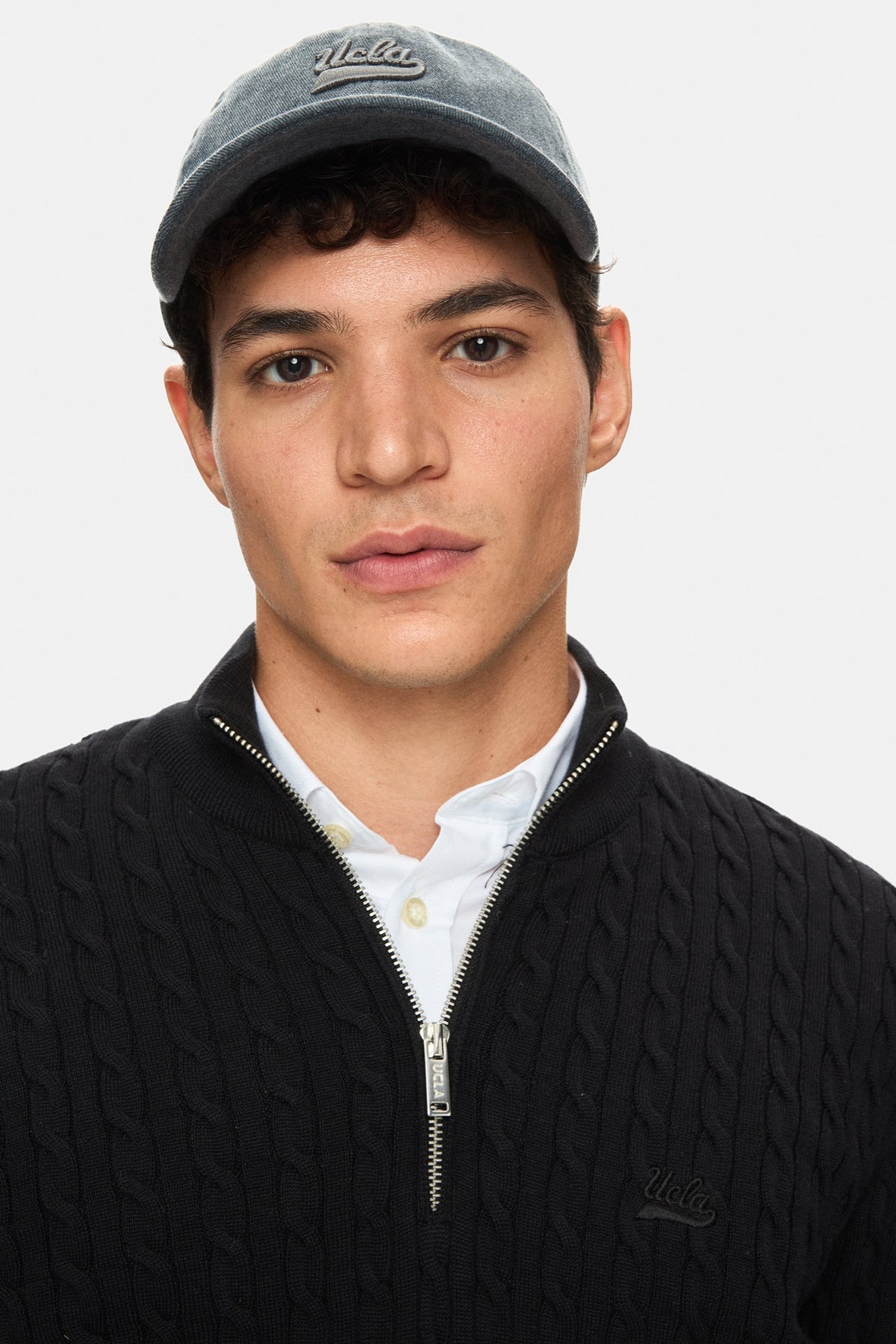 UCLA siva unisex kapa isprane crne boje s vezenim Ucla logom