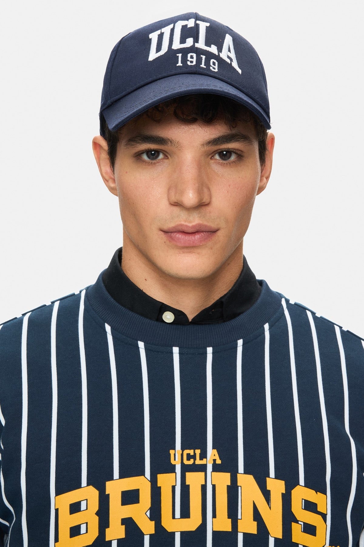 UCLA teget plava unisex kapa s bijelim UCLA 1919 natpisom