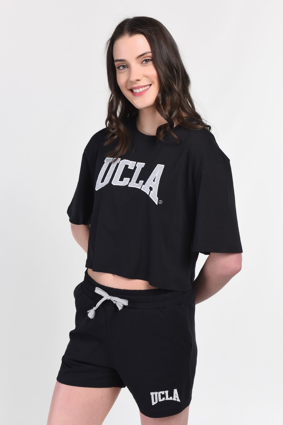 UCLA crna ženska kratka majica kratkih rukava oversize kroja s bijelim UCLA printom