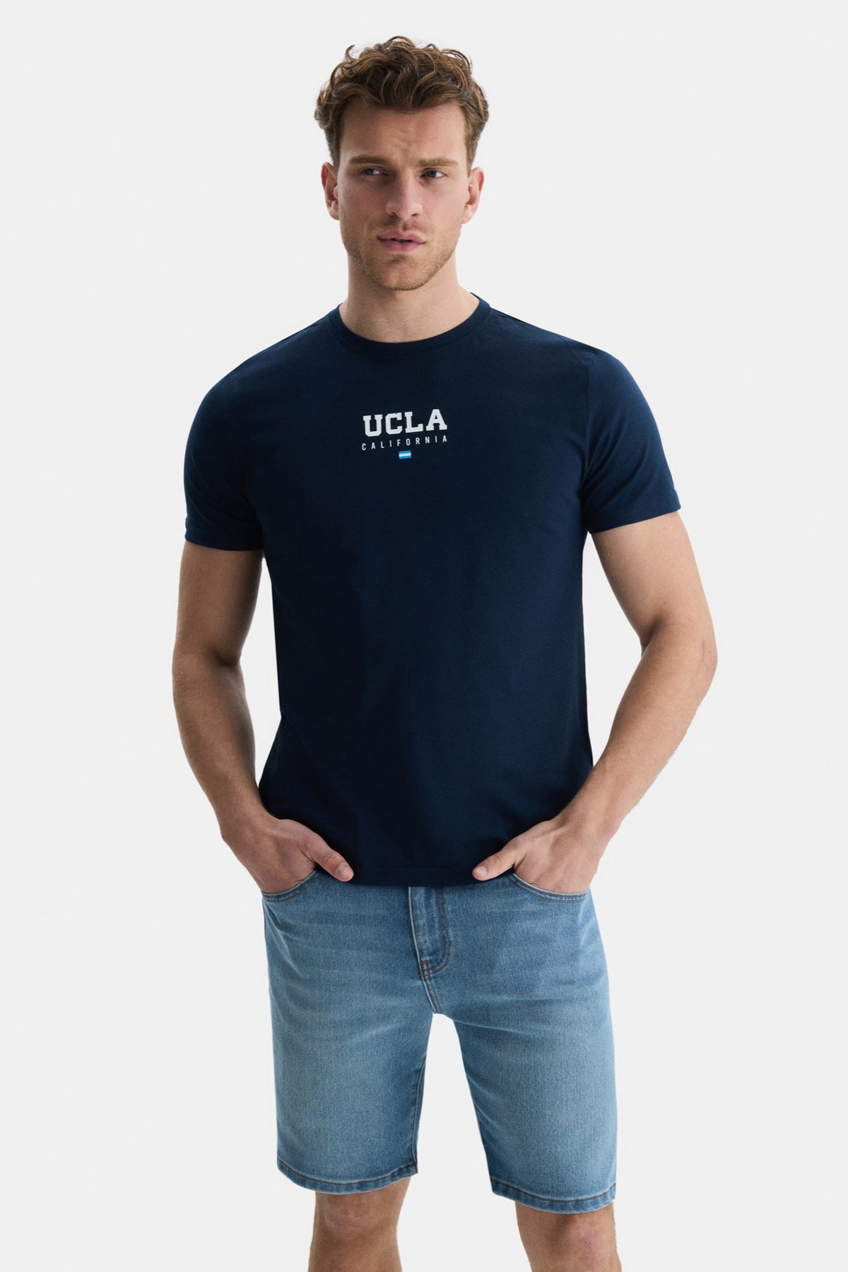 UCLA teget plava muška majica kratkih rukava s malim bijelim UCLA California printom
